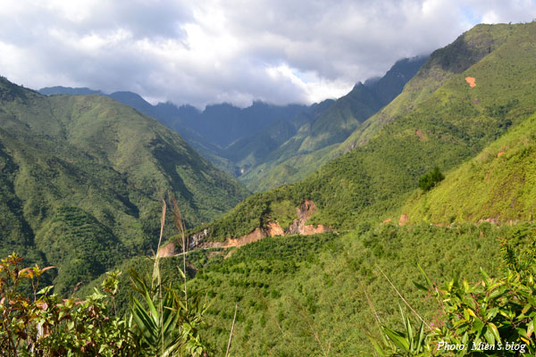 View of Hoang Lien Son mountain range on the way