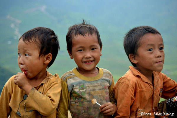 Poor little kids we met on the way. We gave them candies and cookies.